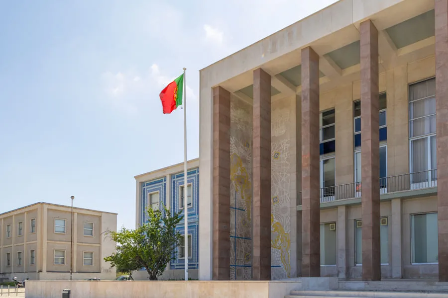 All the ways of obtaining residency in Portugal: studies